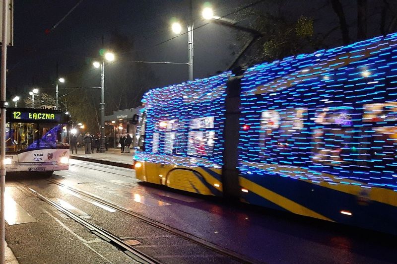 Świetlisty swing z życzeniami